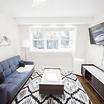 2-Bedroom Suite On Corydon Ave, Parking Included!