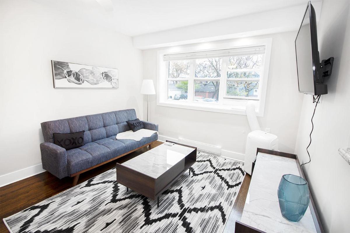 2-bedroom On Corydon Ave, Parking Included! *